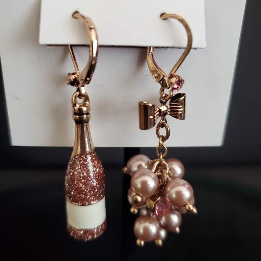 Betsey Johnson Champagne Bottle and Bubble Cluster Mismatched Earrings Rose Gold - Picture 8 of 9